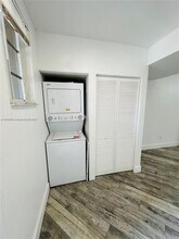 1962 Freeport Dr in Riviera Beach, FL - Building Photo - Building Photo