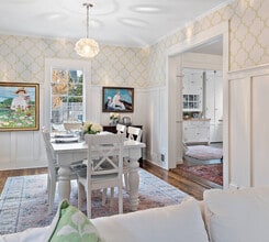 131 Broadway Ave N, Unit FL2-ID1368698P in Wayzata, MN - Foto de edificio - Building Photo