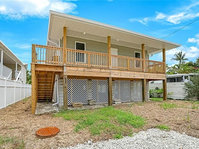 property at 627 E Palm Ave