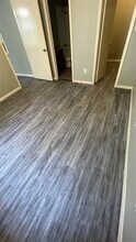 8800 Schick Rd in Austin, TX - Building Photo - Building Photo