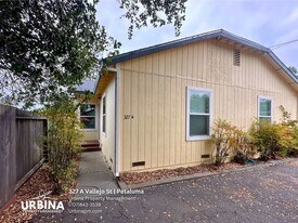 327 Vallejo St in Petaluma, CA - Building Photo
