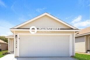 13714 Haystack Rdg in San Antonio, TX - Building Photo