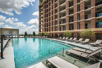 The Ivy Park Place in Houston, TX - Building Photo - Building Photo