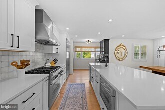 6401 Crane Terrace in Bethesda, MD - Building Photo - Building Photo