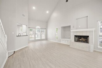 1604 Lakeway Blvd in Lakeway, TX - Building Photo - Building Photo