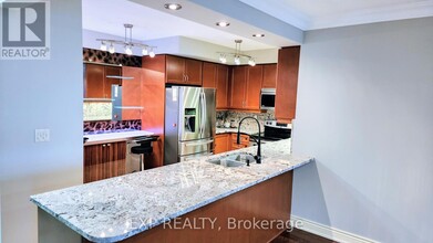 88-1088 Promenade Cir in Vaughan, ON - Building Photo - Building Photo