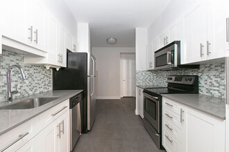 Parkview Apartments in Westmount, QC - Building Photo - Building Photo