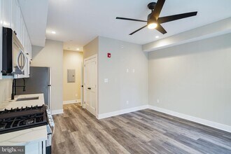 1513 W Girard Ave-Unit -3 in Philadelphia, PA - Building Photo - Building Photo