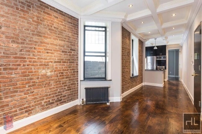 property at 72 W 108th St