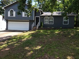 11801 Pleasant Forest Dr in Little Rock, AR - Building Photo