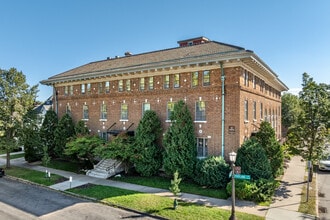 The Clubhouse in St. Paul, MN - Building Photo - Building Photo