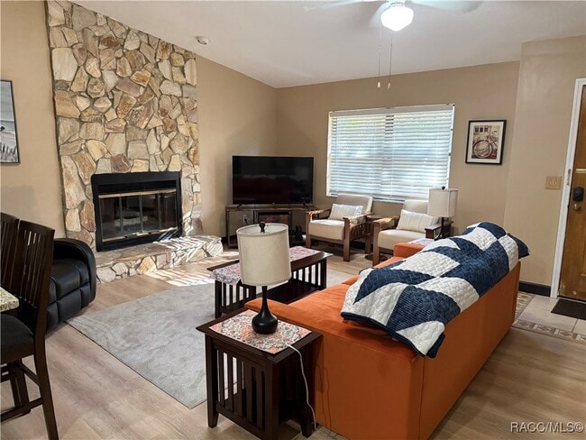 6792 S Hollyoak Point in Homosassa, FL - Building Photo - Building Photo