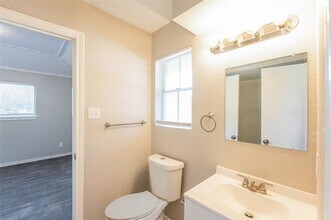 217 Woodhaven Dr in Desoto, TX - Building Photo - Building Photo