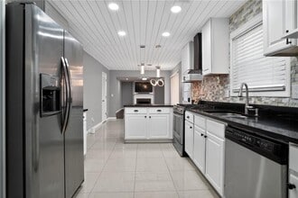 1234 Carriage Trace Cir in Stone Mountain, GA - Building Photo - Building Photo