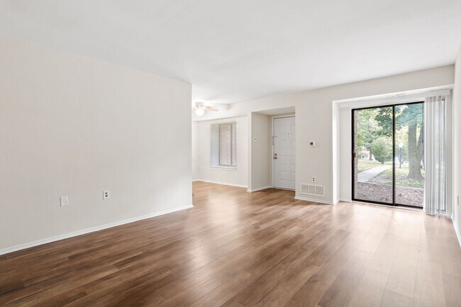 1404 Timber Creek Rd in Lindenwold, NJ - Building Photo - Building Photo