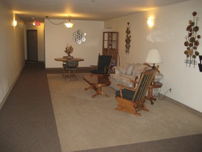 Hemlock Senior Apartments in Longview, WA - Building Photo - Interior Photo