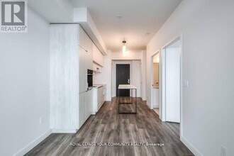 8 Eglinton Ave E in Toronto, ON - Building Photo - Building Photo