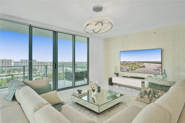 330 Sunny Isles Blvd, Unit 5-1808 in Sunny Isles Beach, FL - Building Photo - Building Photo