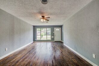 419 E 42nd St in Houston, TX - Building Photo - Building Photo