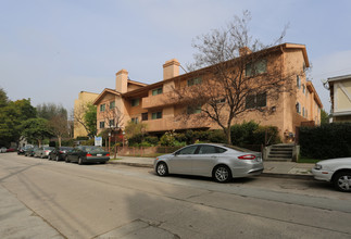 Sandpiper Apartments in Studio City, CA - Building Photo - Building Photo