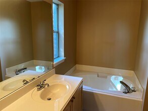 6414 Founding Dr in Katy, TX - Building Photo - Building Photo