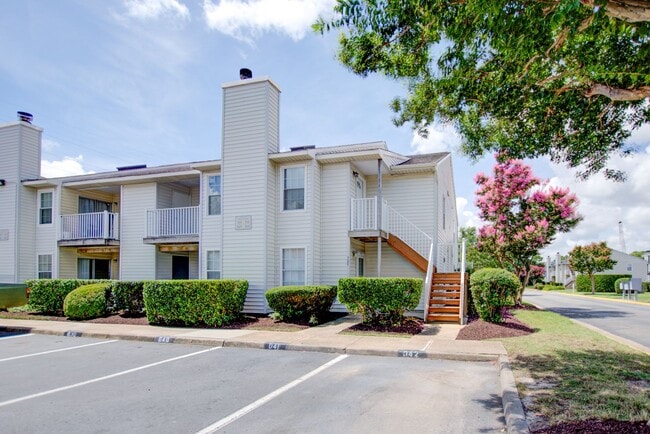 511 Summit Ct in Virginia Beach, VA - Building Photo - Building Photo