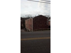 420-448 Brierly Ln in West Mifflin, PA - Foto de edificio - Building Photo