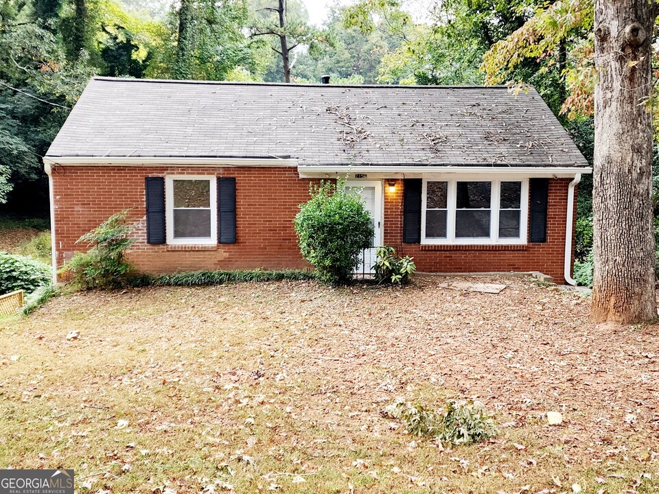 2150 Doris Dr in Decatur, GA - Building Photo