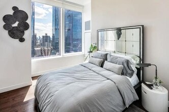 64 Box St in Brooklyn, NY - Building Photo - Building Photo