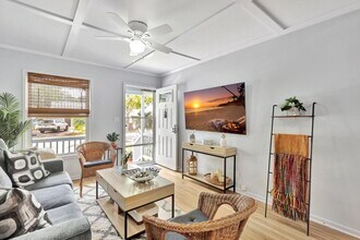 1028 Upland Rd in West Palm Beach, FL - Building Photo - Building Photo
