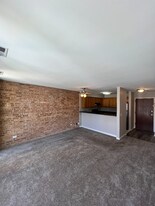 5650 Abbey Dr in Lisle, IL - Building Photo
