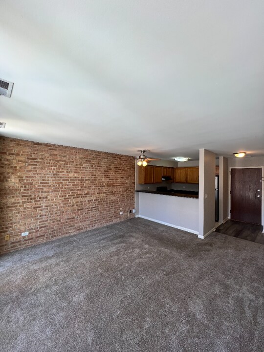 5650 Abbey Dr in Lisle, IL - Building Photo