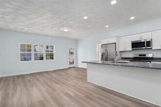 45 Windsor Rd in Cranston, RI - Building Photo - Building Photo