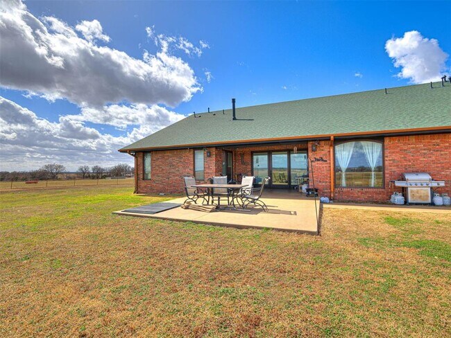 344750 830 Rd in Agra, OK - Building Photo - Building Photo