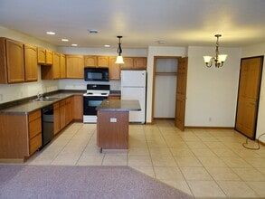 4980 Service Dr, Unit 202A in Goodview, MN - Building Photo - Building Photo