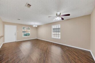 912 N Nursery Rd in Irving, TX - Building Photo - Building Photo