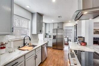 15642 Overmead Cir in Dallas, TX - Building Photo - Building Photo