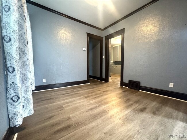 1820 1/2 Whitney Ave