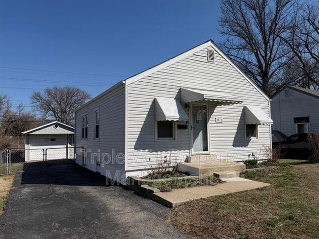 8015 Aline Ave in Berkeley, MO - Building Photo - Building Photo