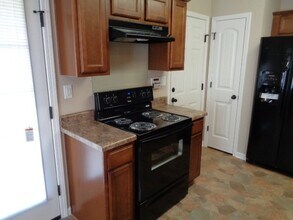 10062 Mill Hill Ave in Cordova, TN - Building Photo - Building Photo