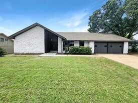 3925 Wedgworth Rd S in Fort Worth, TX - Building Photo