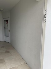 2936 Lake Shore Dr in Riviera Beach, FL - Building Photo - Building Photo