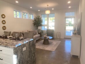 Cottages Downtown in Lafayette, LA - Foto de edificio - Building Photo