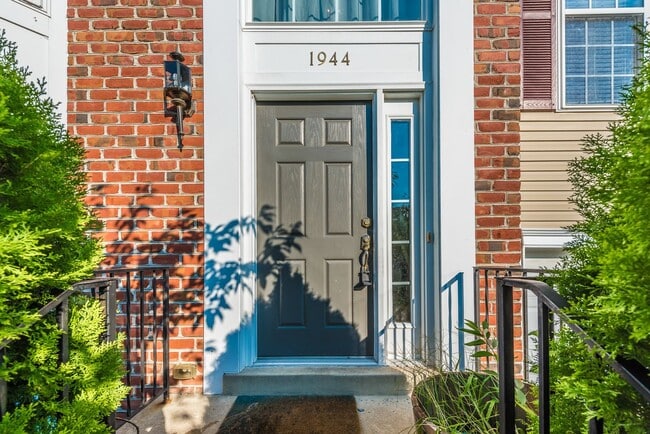 1944 Fieldstone Way in Frederick, MD - Building Photo - Building Photo