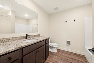 1335 SE Jetty Ave, Unit A-7 in Warrenton, OR - Building Photo - Building Photo