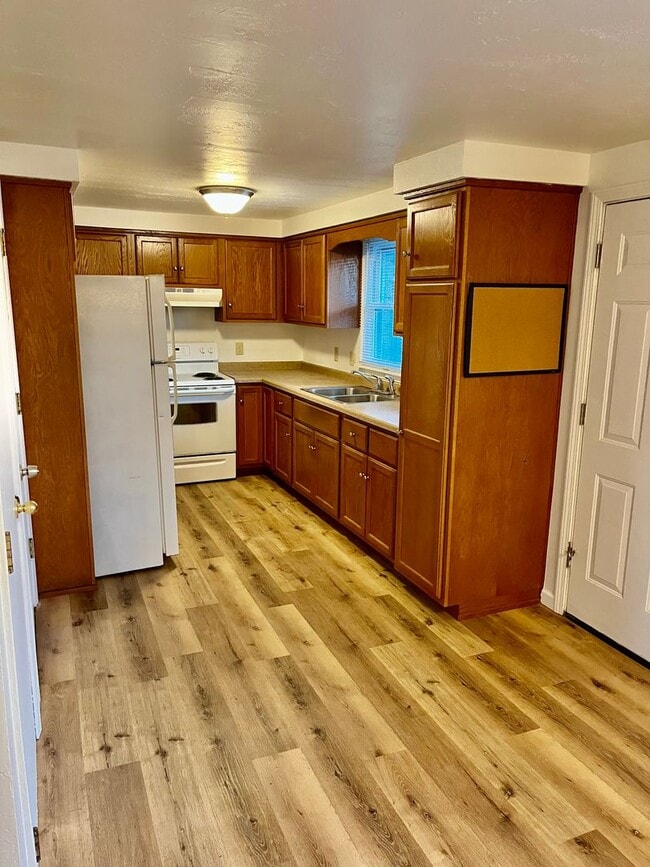 property at 1708-1712-1712 Amy St