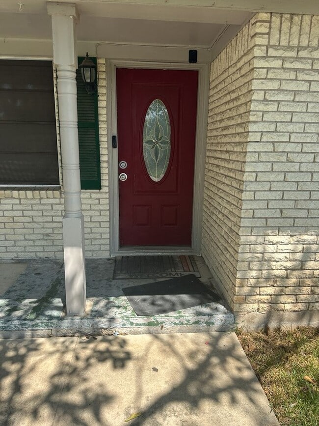 property at 3306 Chisholm Trail