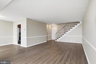 301 N Beauregard St, Unit 1404 in Alexandria, VA - Foto de edificio - Building Photo