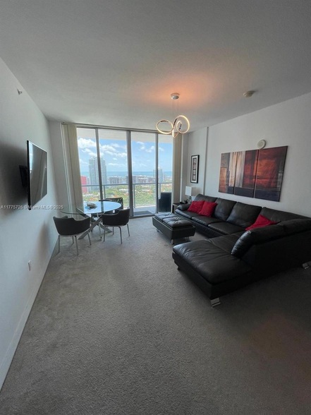 79 SW 12th St, Unit 3504-S in Miami, FL - Building Photo - Building Photo