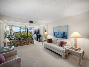 1901 Marina Isle Way in Jupiter, FL - Building Photo - Building Photo